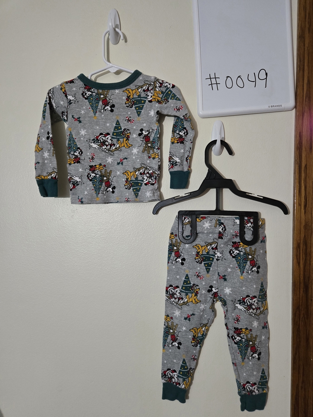 Disney Junior 2T Grey Holiday Character Pajama Set #0049
